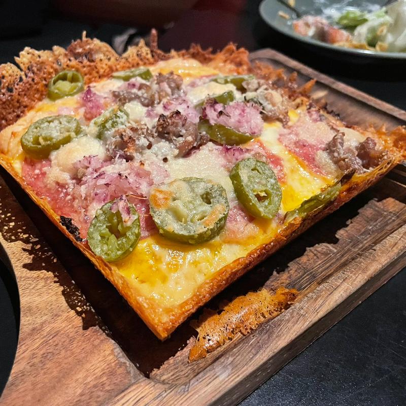 デトロイトピザ ミスターペパロニデビル(QUAYS pacific grill(キーズ パシフィック グリル))