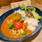 クリーミートマトカレー＋季節のローストベジ