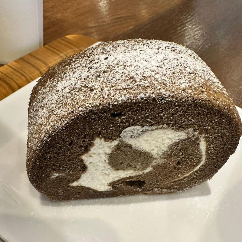 ほうじ茶ロールケーキ(ナナズグリーンティー ノースポートモール店)