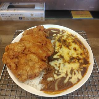 チーズカレー唐揚げ2枚(黄金マッハカレー )