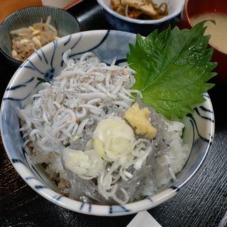 二色丼(釜上げしらすと生しらす)(喜食家)