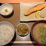銀鮭の塩焼定食　豚汁(やよい軒 桜木店 )