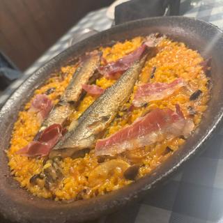 秋刀魚とキノコと生ハムのパエリア(ALI-OLI 亀岡)