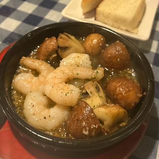 ミックスアヒージョ2種(海老とマッシュルーム)