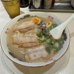 背脂味玉ラーメン(長浜ラーメン 丸羅とんこつ)