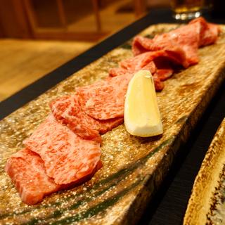 炙り牛刺し(明月館 本店 )