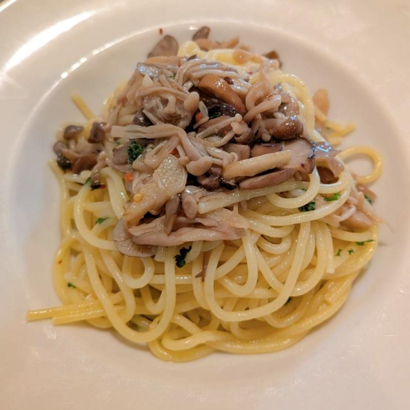 6種のキノコを使ったペペロンチーノ(PASTA  COVO)