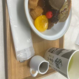 ほうじ茶クリームあんみつセット