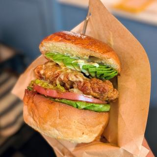 フライドチキンバーガー