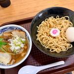 つけ麺中盛り＋特製トッピング(らーめん理庵)