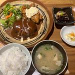 ハンバーグ定食