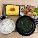 唐揚げだし巻き定食(浮世離れのコメドロボー)