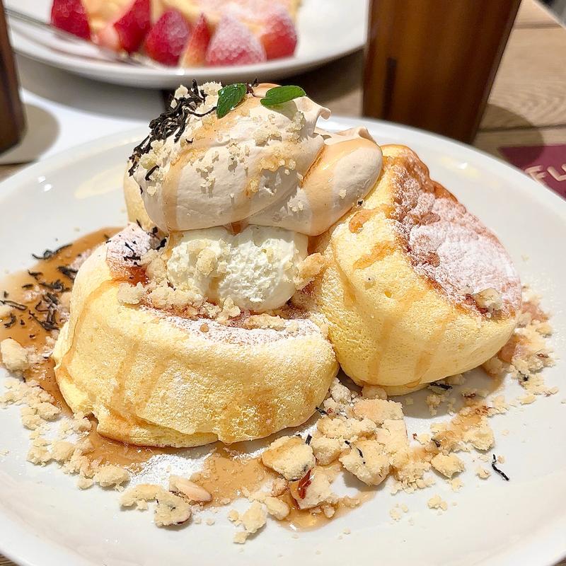 奇跡のパンケーキ　ロイヤルスイートミルクティー(FLIPPER'S 梅田エスト店)