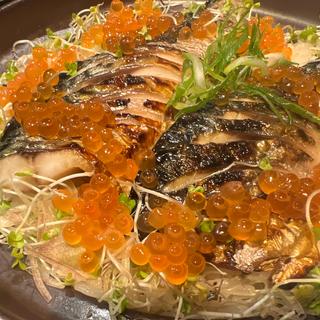 いくらと秋刀魚の土鍋ご飯