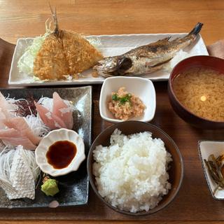 本日のサービス御膳(平塚漁港の食堂 )