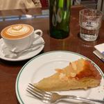 洋梨のタルト カプチーノ