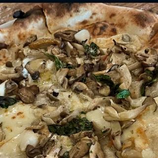 フンギ(Pizza Riva)