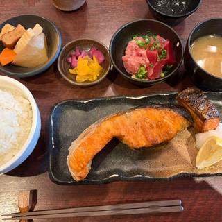 焼き鮭定食