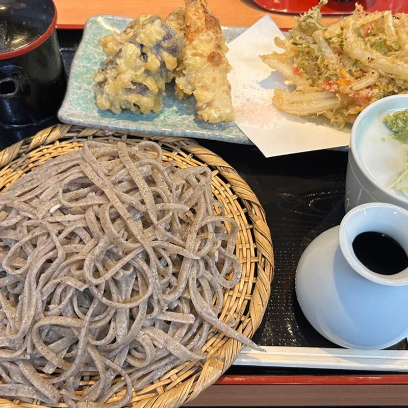 厳選天ぷら3品せいろ大盛り+小海老入りかき揚げ(粗挽きそば 手打ち 日本橋福田雅之)
