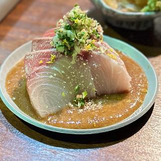 ハマチの納豆醤油薬味乗せ