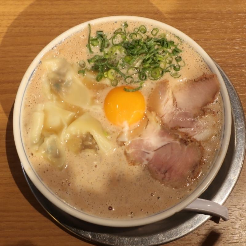 月見ワンタンメン(三代目 博多だるま)