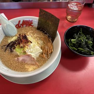 白みそとんこつラーメン　ほうれん草