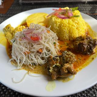 ライス&ヌードルカレー(オスアシリ アーユルヴェーダ ダイニング サロン （OSUASIRI AYURVEDA DINING SALON）)