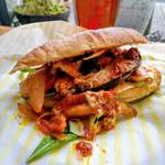 週替りサンドイッチ(チキンソテー、ナスのトマトソース、モッツァレラチーズのサンドイッチ)