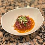 国産羊の炙りユッケ(西麻布 串羊サンライズ)