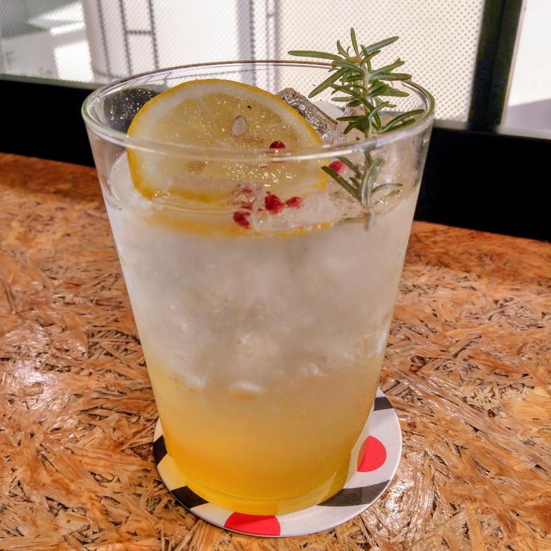 自家製レモネード&ローズマリー ソーダ(カフェ レクセル CIAL鎌倉店)