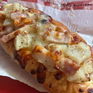 燻製香るチーズ ポテトとベーコンのホワイトソース