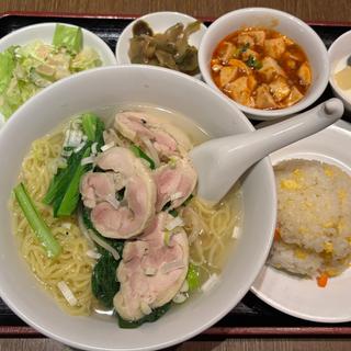 Bランチ（五目チャーハン+トリメン）(桃園)