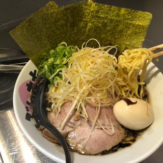 特製らーめん黒(豚骨らーめん ぶたきち 本厚木店)