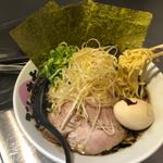 特製らーめん黒(豚骨らーめん ぶたきち 本厚木店)