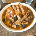 きのことロースカツカレー