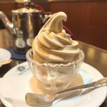 ロイヤルミルクティーソフトクリーム(ロンドンティールーム 堂島本店)