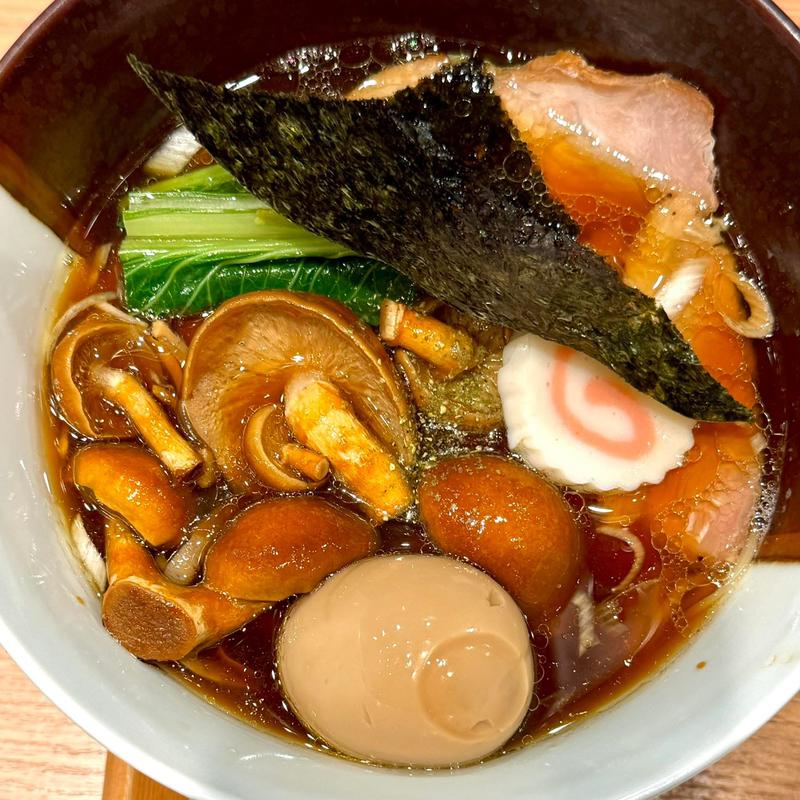 飛騨ジャンボなめこ中華そば(中華そば 四つ葉)