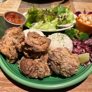 モチコチキンプレート(コナズ珈琲 つくば研究学園店)