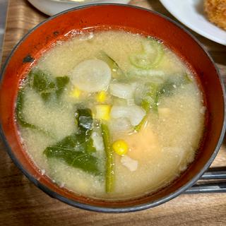 鮭とほうれん草の味噌汁(ベルクス 東墨田店)