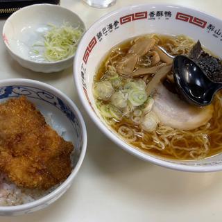 ラーメンとタレカツ(ひよこ )