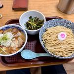 つけ麺大盛り＋チャーシュー＋辛ニラ