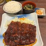 わらじとんかつ定食(みそだれ)