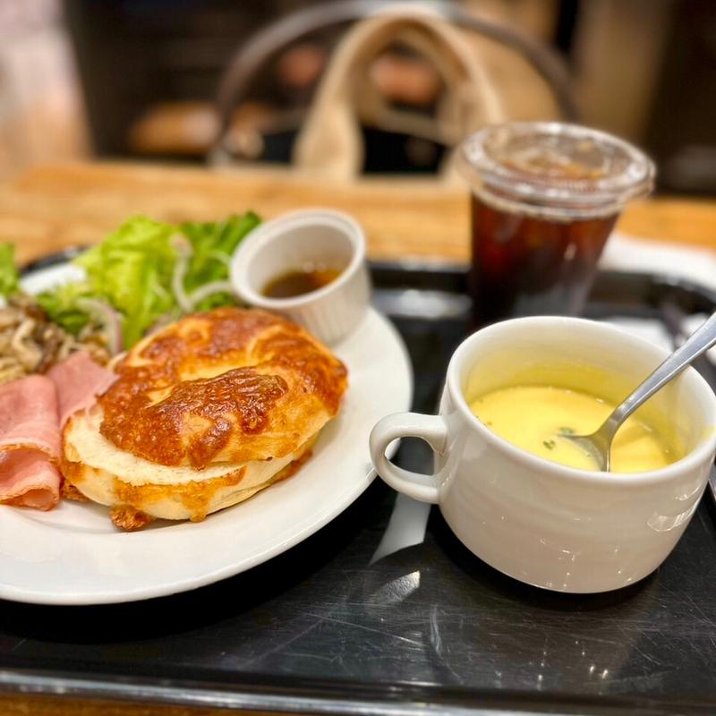 ベーグルのオープンサンドセット(Le Petit Mec 阪神梅田本店)