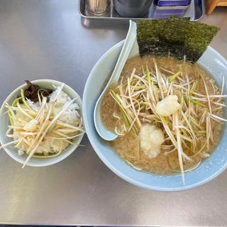 ネギ味噌ラーメン、半ライス