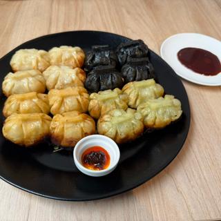 金まる全部のせ(金まる餃子)