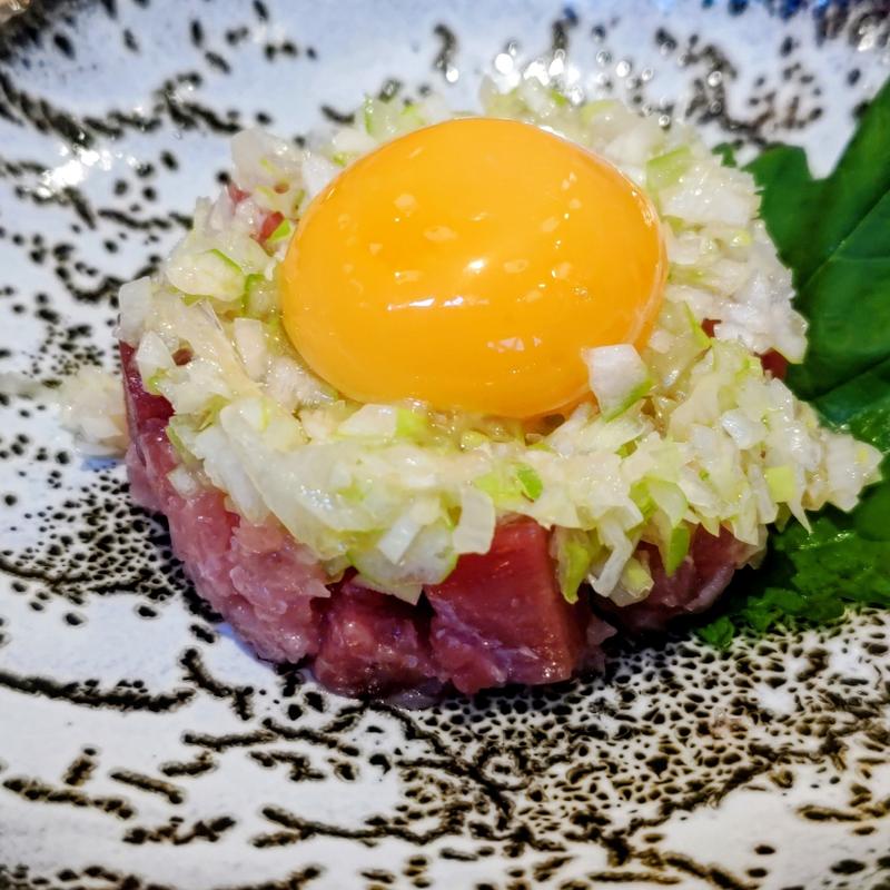 まぐろ塩ユッケ(町鮨とろたく 上大岡店)