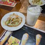 サラダ&ラッシー(インド料理スーリヤ)