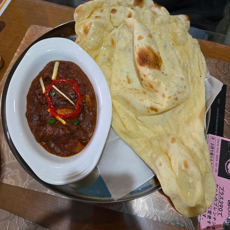 シーフードカレー【ナン】(インド料理スーリヤ)