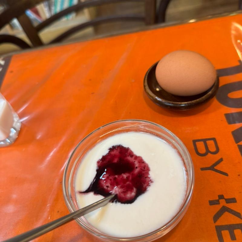 ヨーグルトとゆで卵(リュージ （RYUJI）)