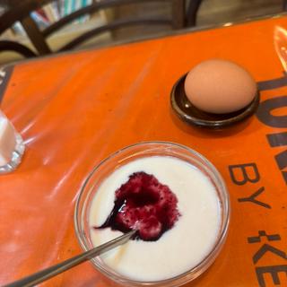 ヨーグルトとゆで卵